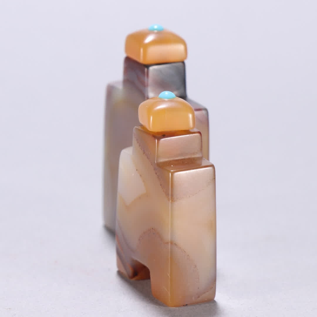 A Qing Dynasty agate double-linked snuff bottle - 7