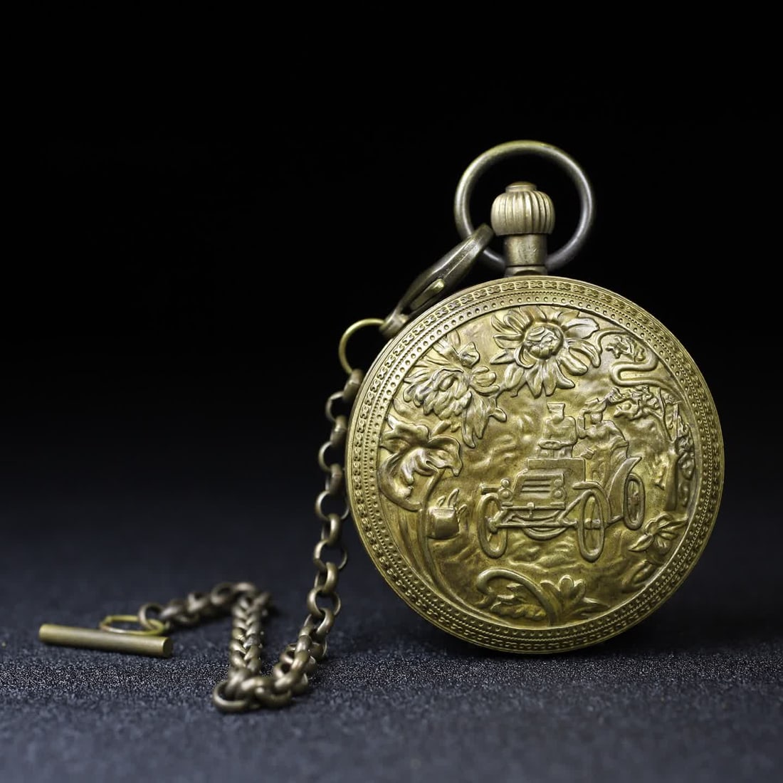 A late Qing dynasty copper case two-and-a-half-hand movement pocket watch: Late Qing dynasty copper case pocket watch with two-and-a-half-hand movement SIZE: D:5.5cm (The Dimensions Of All Batches Are Manually Measured.If You Need More Detailed Information, Please Contact