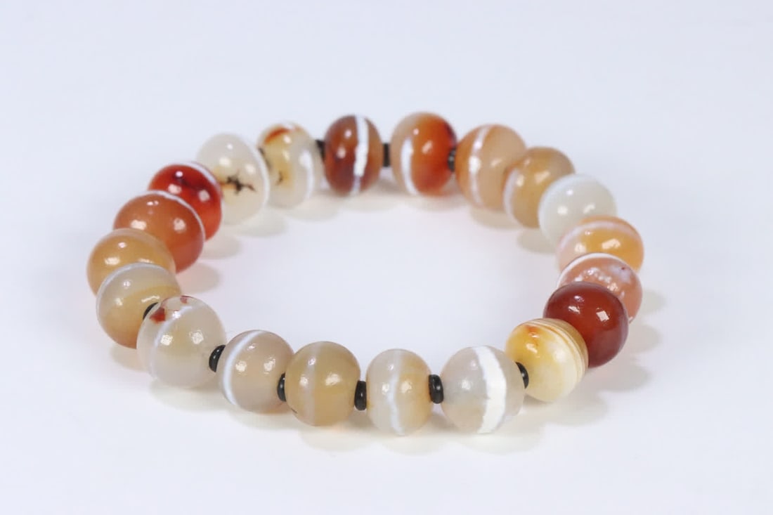 A Tibetan agate thread bead bracelet - 2