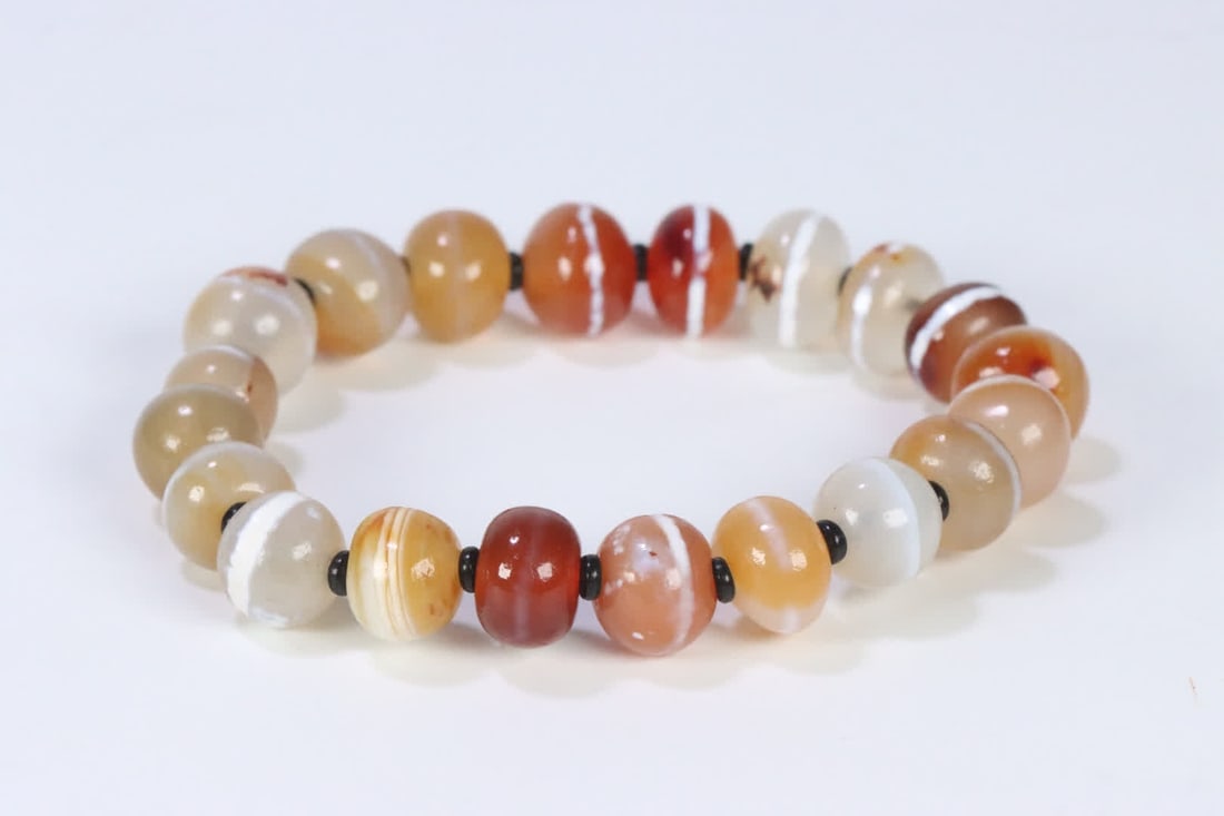 A Tibetan agate thread bead bracelet - 3