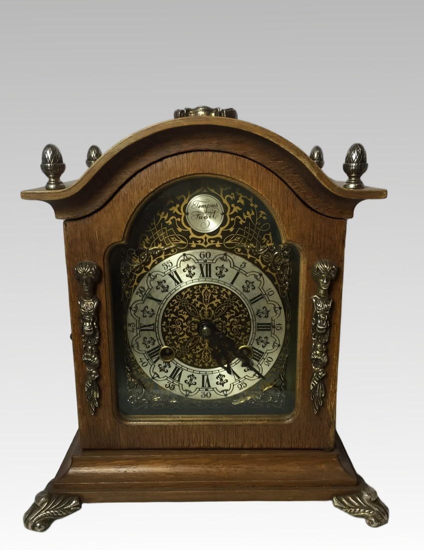 A wooden table clock from the late Qing dynasty: A late Qing wooden mantel clock SIZE: 210x135x260mm (The Dimensions Of All Batches Are Manually Measured.If You Need More Detailed Information, Please Contact Our Customer Service Before Bidding.)