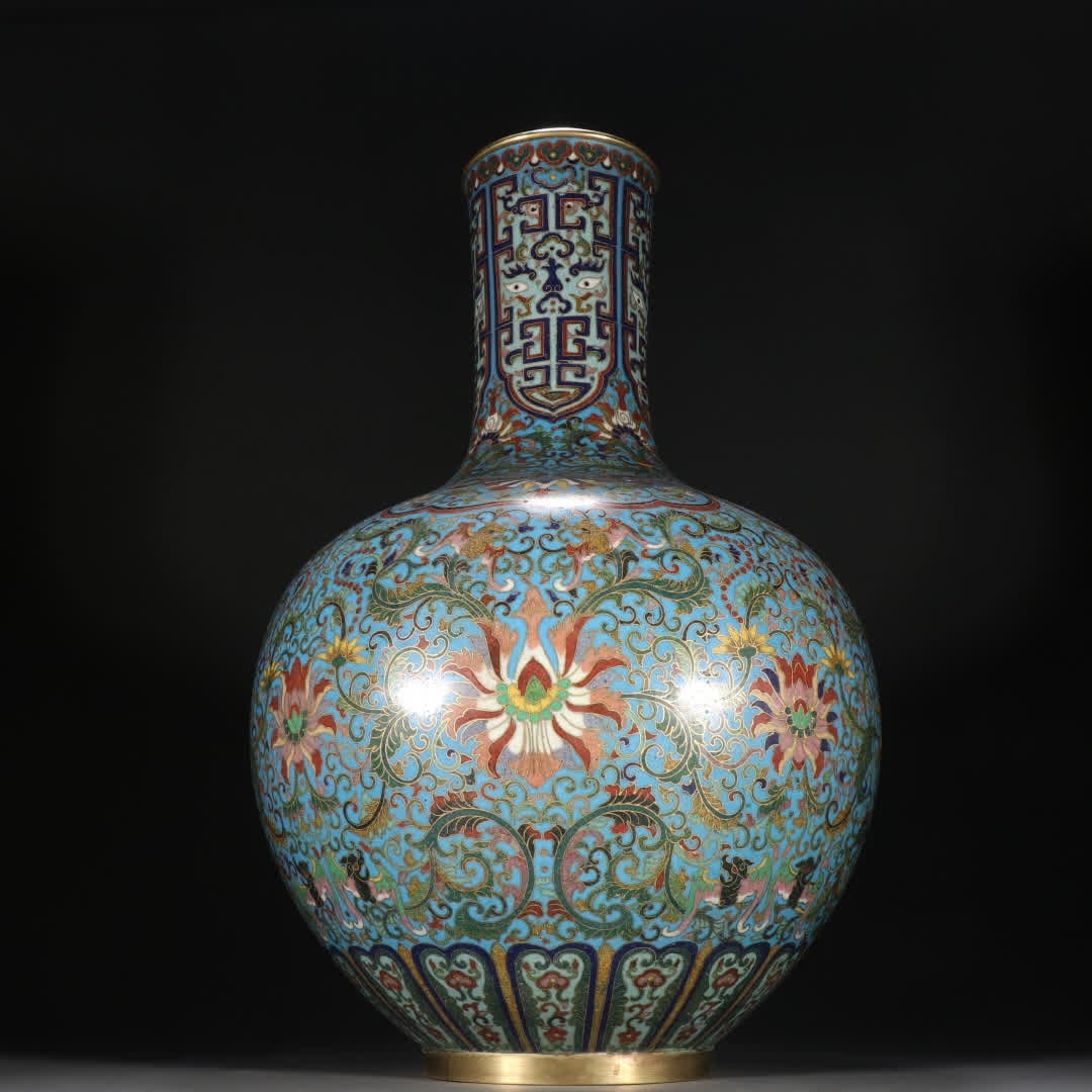 A Qing Dynasty copper gilt cloisonne vase with entwined lotus patterns: Qing Dynasty copper gilt cloisonne lotus pattern vase SIZE: H:24.6cm W:25.8cm W:3420g (The Dimensions Of All Batches Are Manually Measured.If You Need More Detailed Information, Please Contact Our