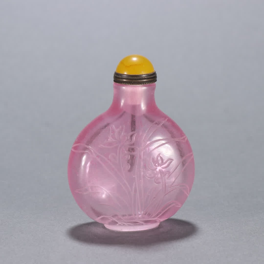 A Qing Dynasty glass orchid-patterned snuff bottle: Qing Dynasty Glazed Orchid Pattern Snuff Bottle SIZE: H:7.2cm W:5.3cm W:81.1g (The Dimensions Of All Batches Are Manually Measured.If You Need More Detailed Information, Please Contact Our Customer
