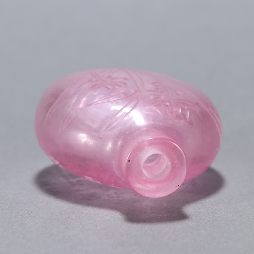 A Qing Dynasty glass orchid-patterned snuff bottle - 8