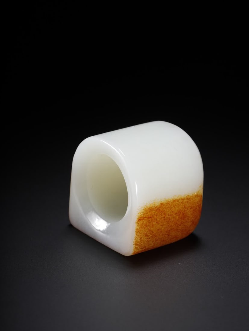 A Hetian jade thumb ring - 9