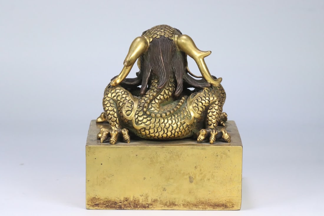 A bronze gilt dragon seal - 5