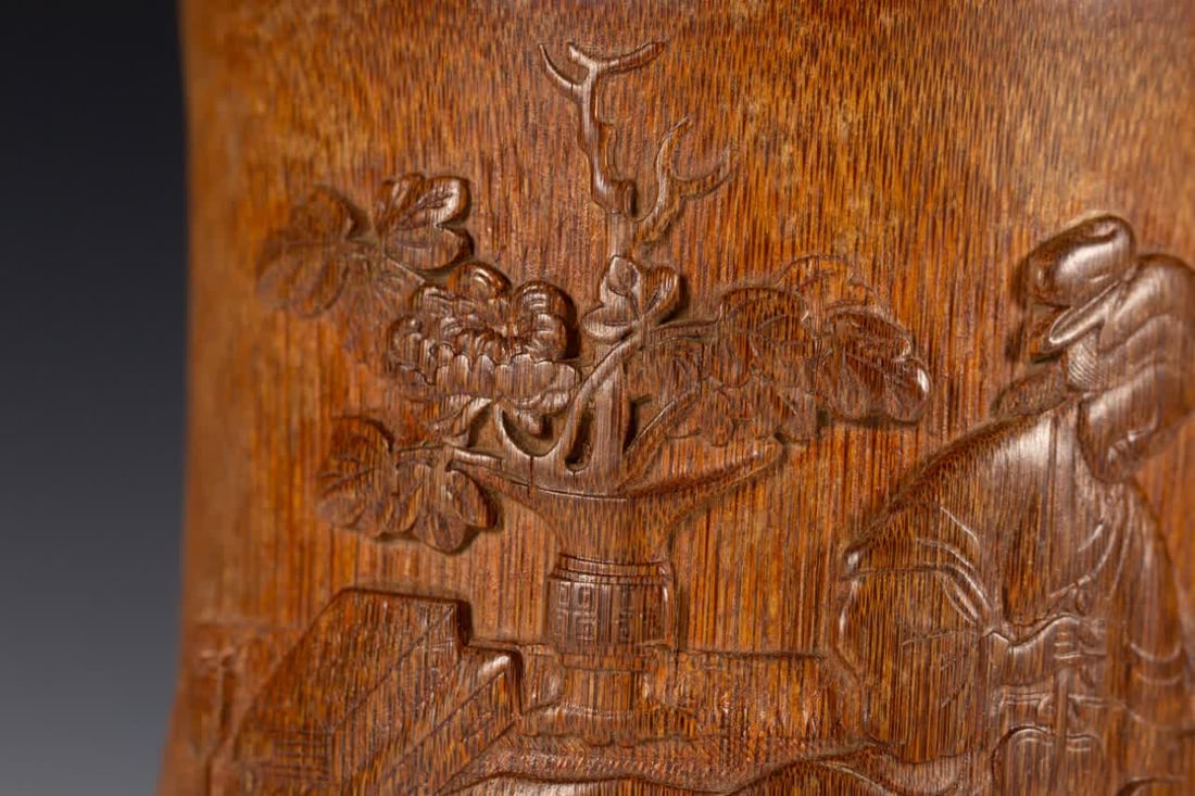 A Qing Dynasty bamboo brush holder - 3