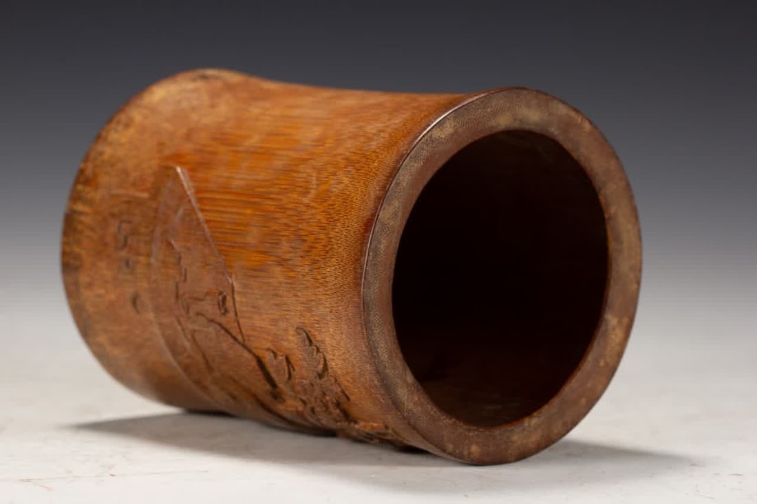 A Qing Dynasty bamboo brush holder - 5