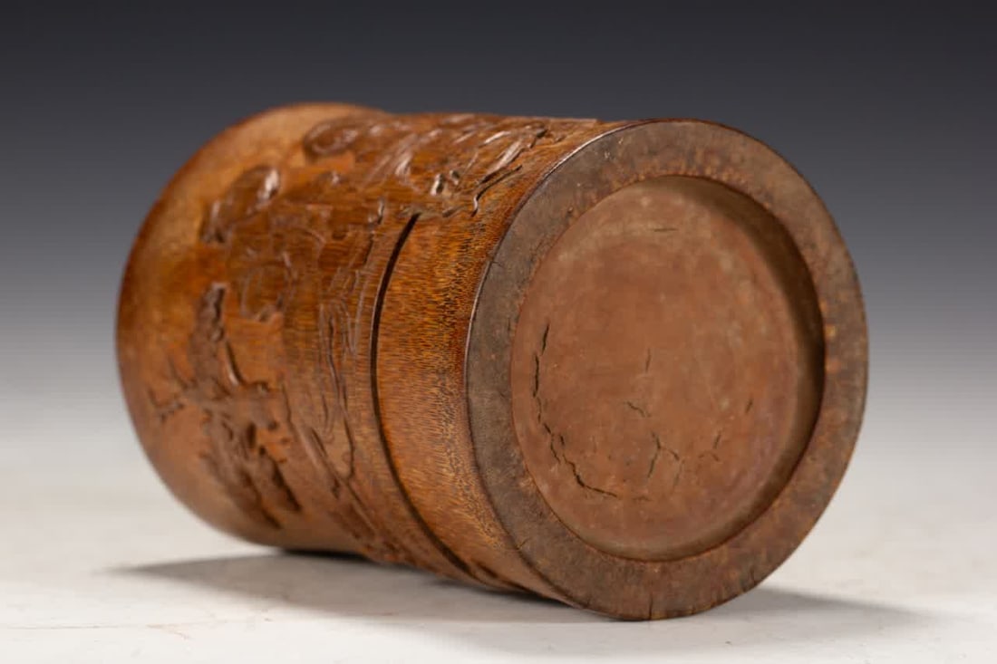 A Qing Dynasty bamboo brush holder - 6