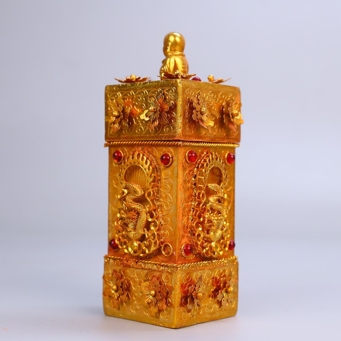 An Exquisite Gilt Bronze Inlaid Gems Dragon Pattern With Scriptures Ornament: An Exquisite Gilt Bronze Inlaid Gems Dragon Pattern With Scriptures Ornament Qing Dynasty, China Size:17cmx7cm Weight:588g (The Dimensions Of All Batches Are Manually Measured.If You Need More