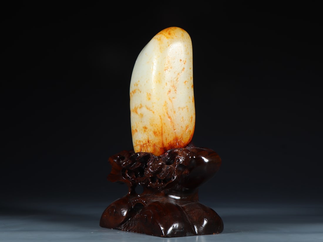 An Exquisite White Jade Ornament - 4