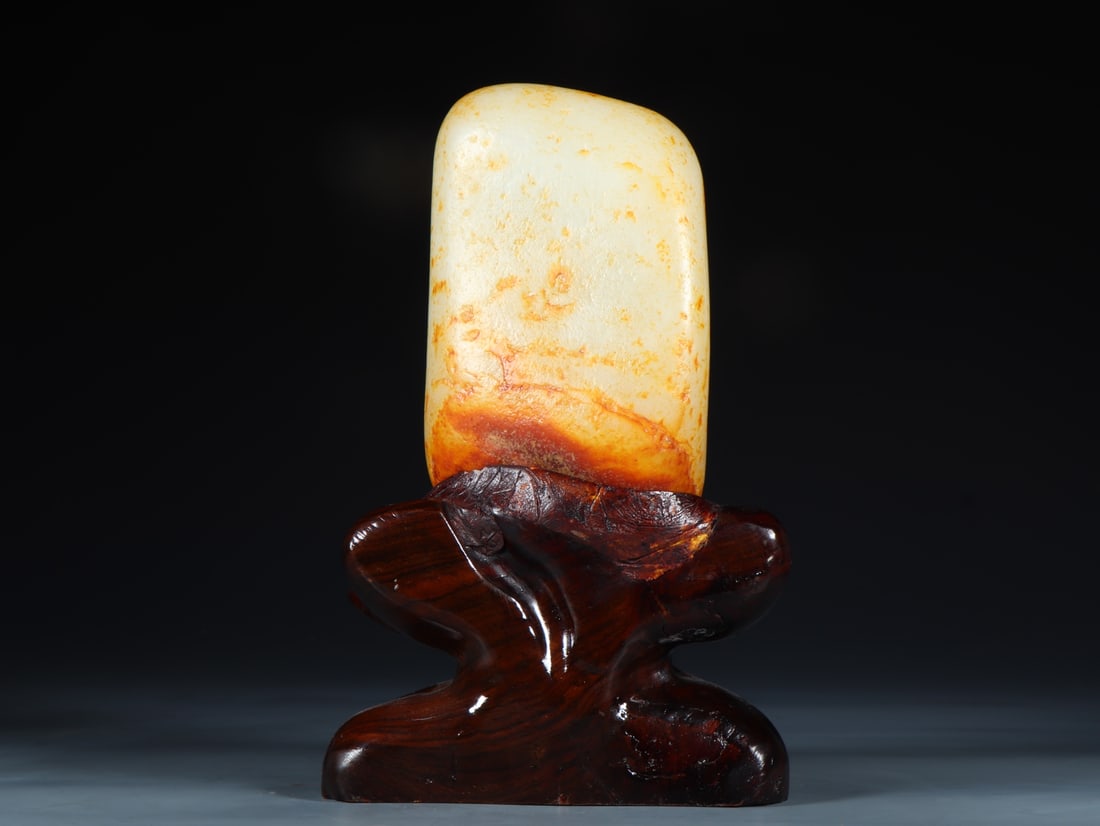 An Exquisite White Jade Ornament - 7