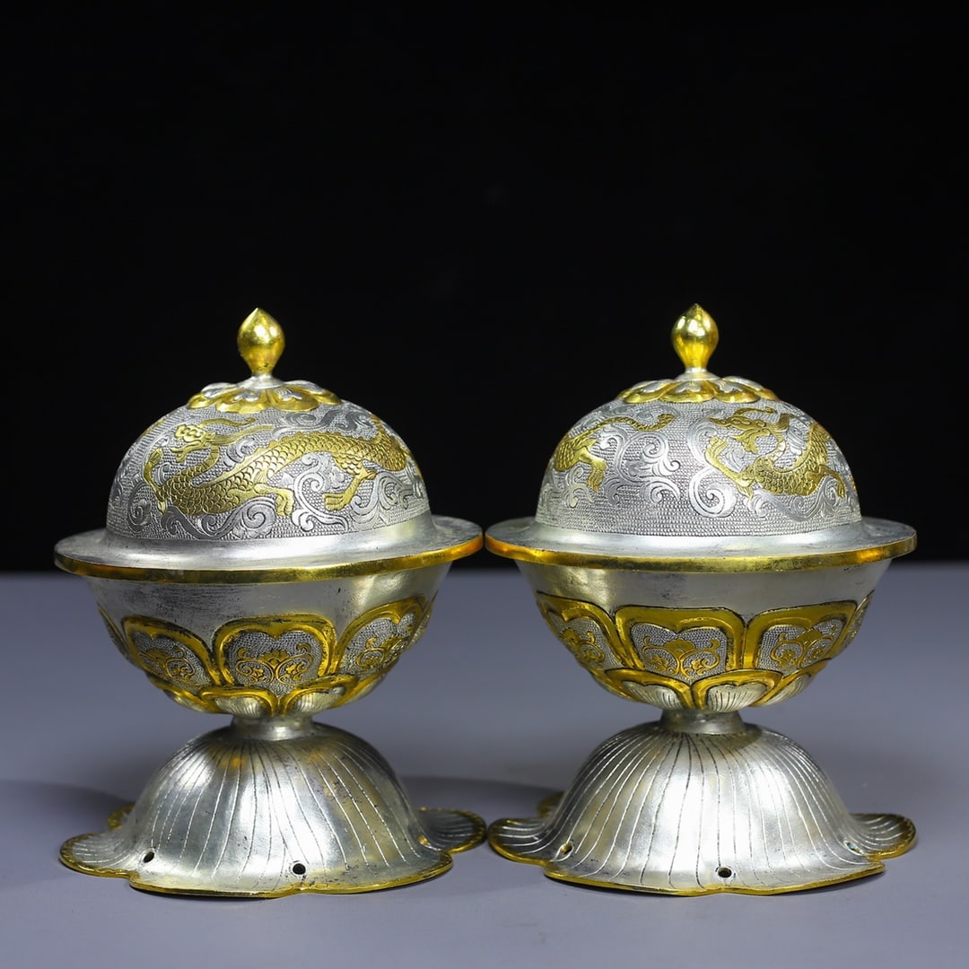 A Pair of Exquisite Gilt Silver Dragon Pattern Bowl: A Pair of Exquisite Gilt Silver Dragon Pattern Bowl Qing Dynasty, China Size:15cmcmx12cm Weight:950g (The Dimensions Of All Batches Are Manually Measured.If You Need More Detailed Information, Please