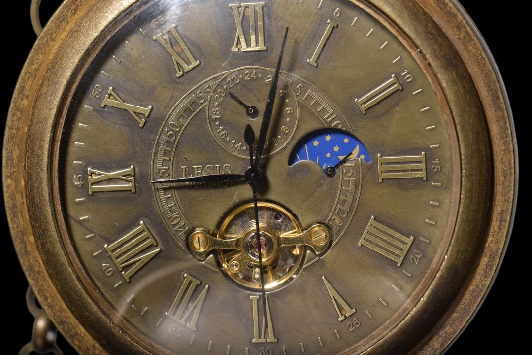 An Exquisite Bronze Pocket watch - 4