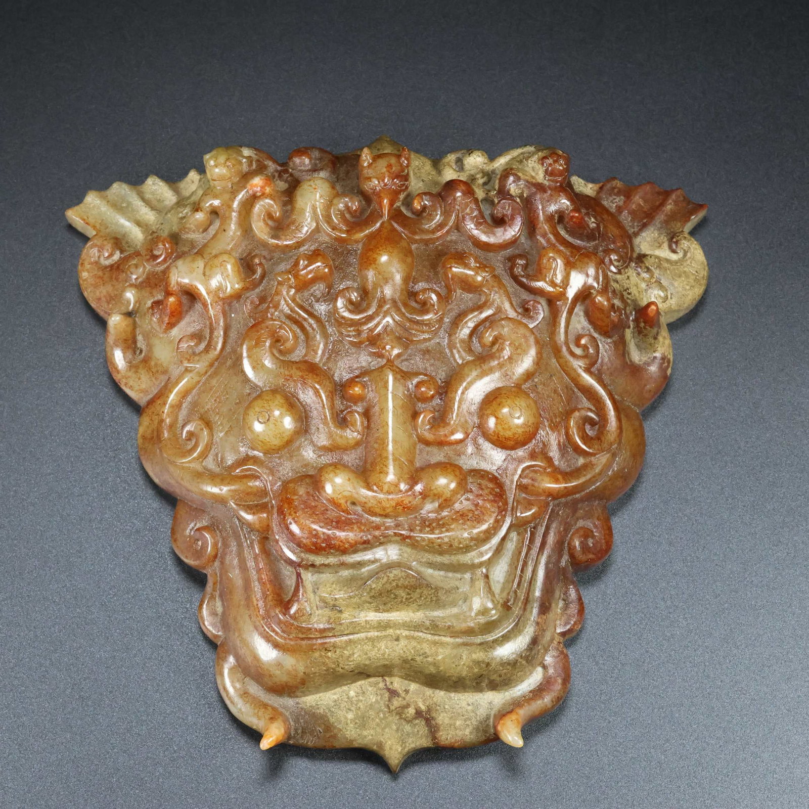 An Exquisite White Jade Beast-Face Pattern Ornament: An Exquisite White Jade Beast-Face Pattern Ornament Qing Dynasty, China Size:16cmx16cmx4.5cm Weight:687g (The Dimensions Of All Batches Are Manually Measured.If You Need More Detailed Information,