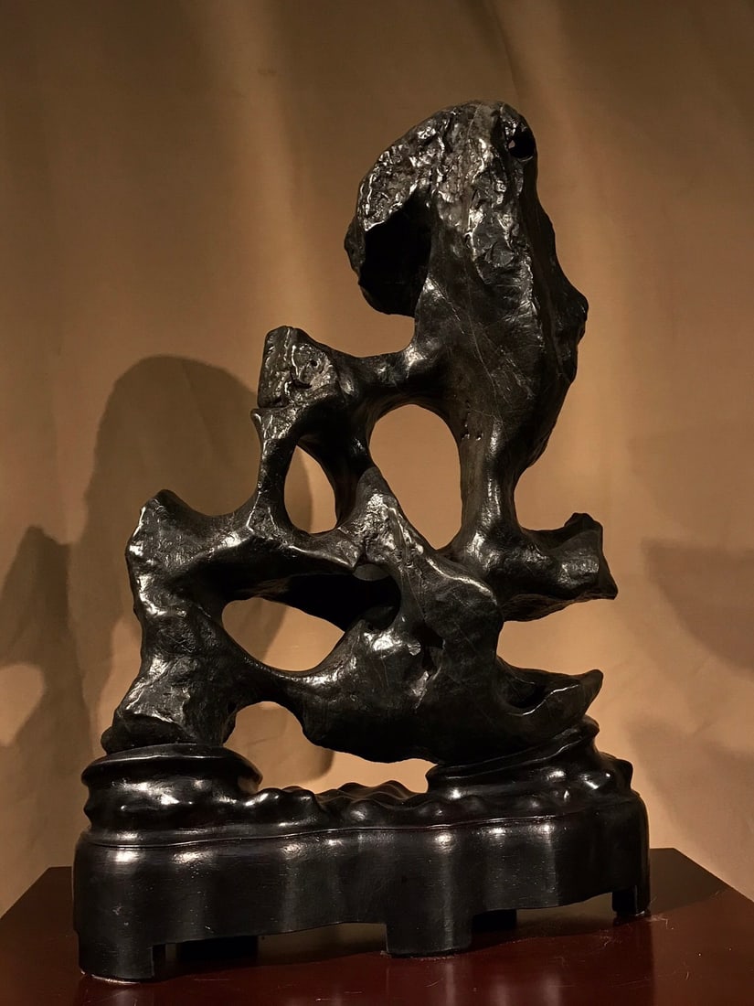 An Exquisite Taihu Stone Ornament - 4