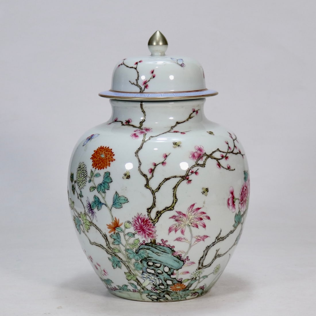 An Exquisite Famille-Rose Flower Pattern with poem Jar: An Exquisite Famille-Rose Flower Pattern with poem Jar Qing Dynasty, China Daoguang Six-character Mark Size:29.5cmx10.5cm (The Dimensions Of All Batches Are Manually Measured.If You Need More