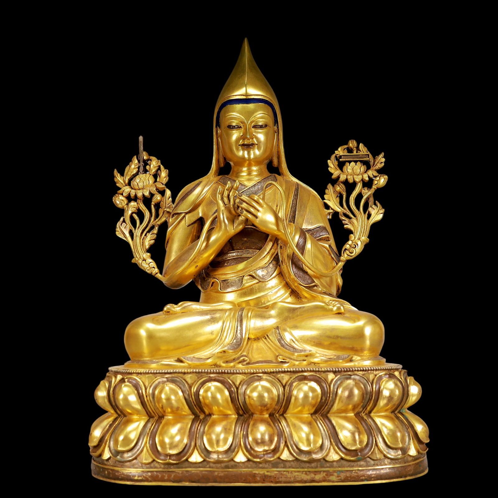 A Exquisite Gilt Bronze Inlaid Silver Statue of Tsongkhapa: A Exquisite Gilt Bronze Inlaid Silver Statue of Tsongkhapa Qing Dynasty, China Size:23cmx17cmx33cm Weight:6350g (The Dimensions Of All Batches Are Manually Measured.If You Need More Detailed