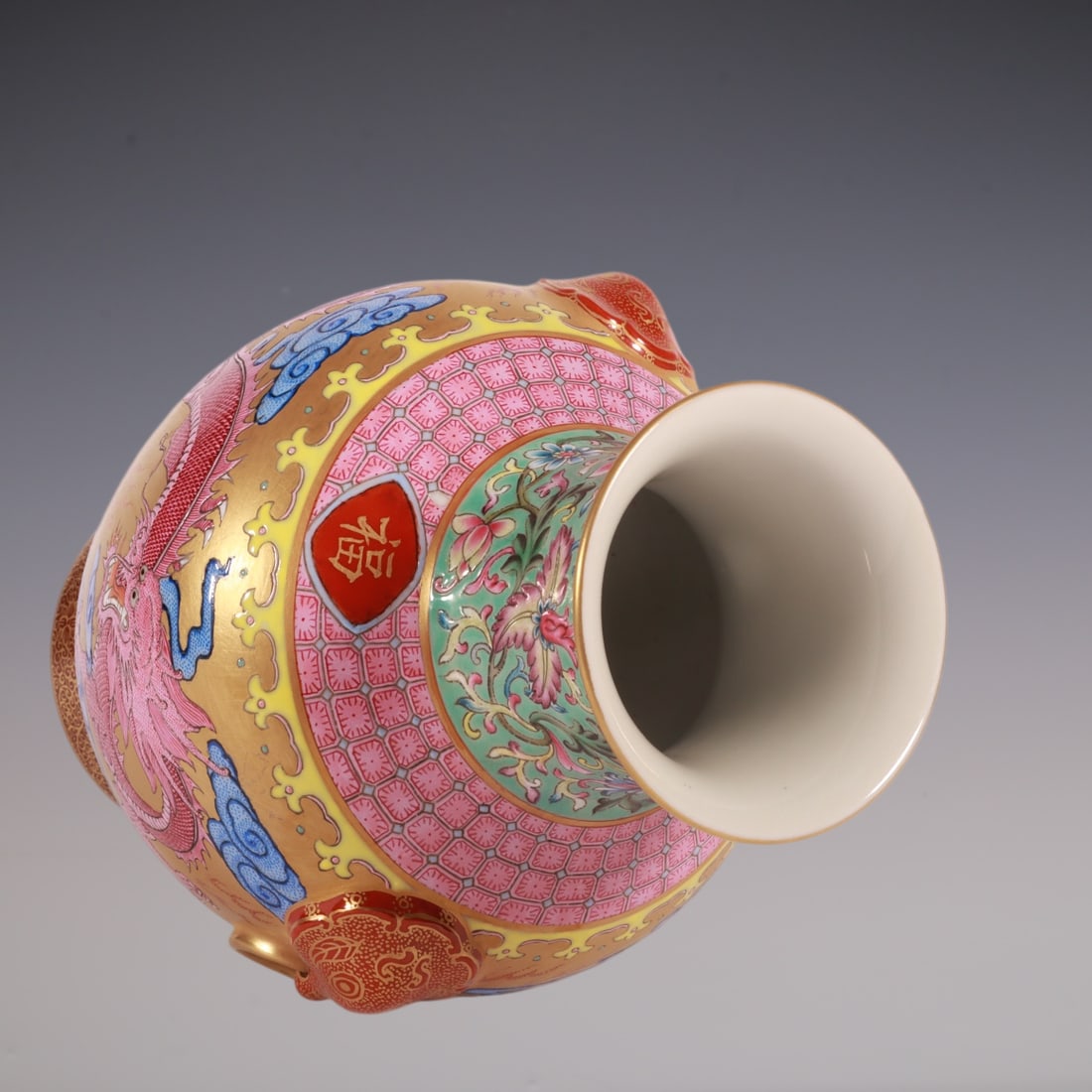 An Exquisite Enamel Lotus Pattern Dragon Pattern Double-Ears Vase - 7