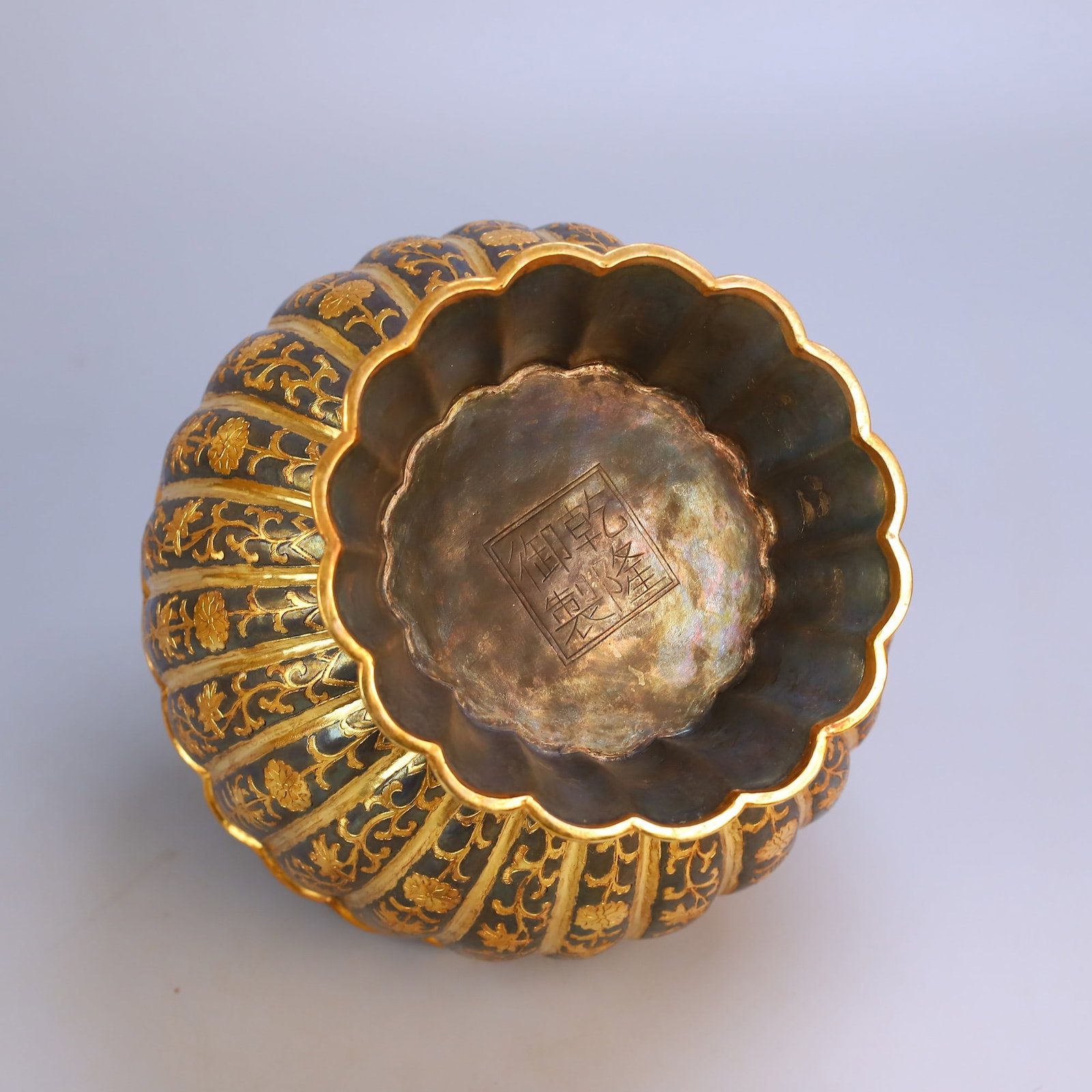 An Exquisite Gilt Bronze Flower Pattern Ewer - 9
