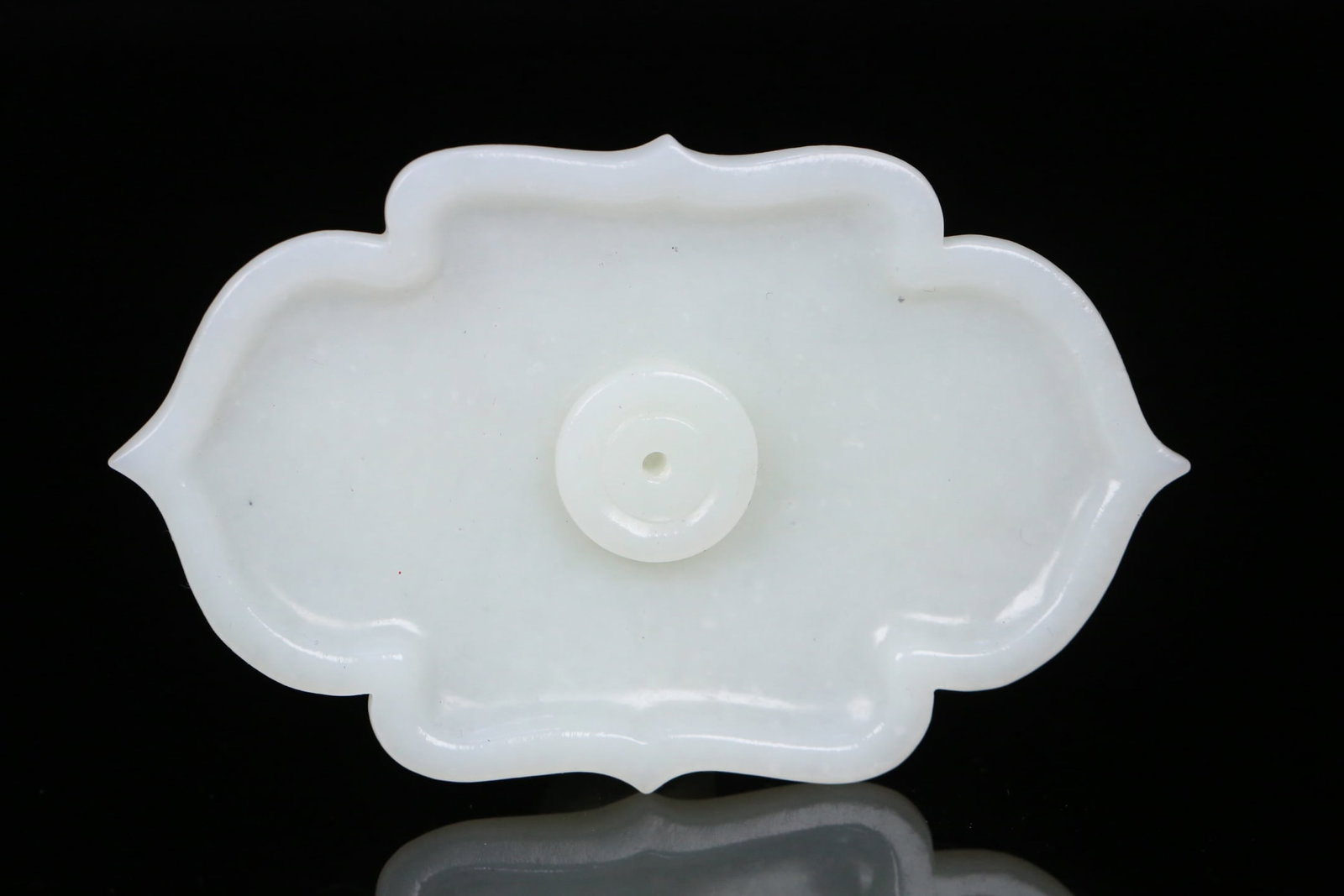An Exquisite White Jade Candlestick - 2