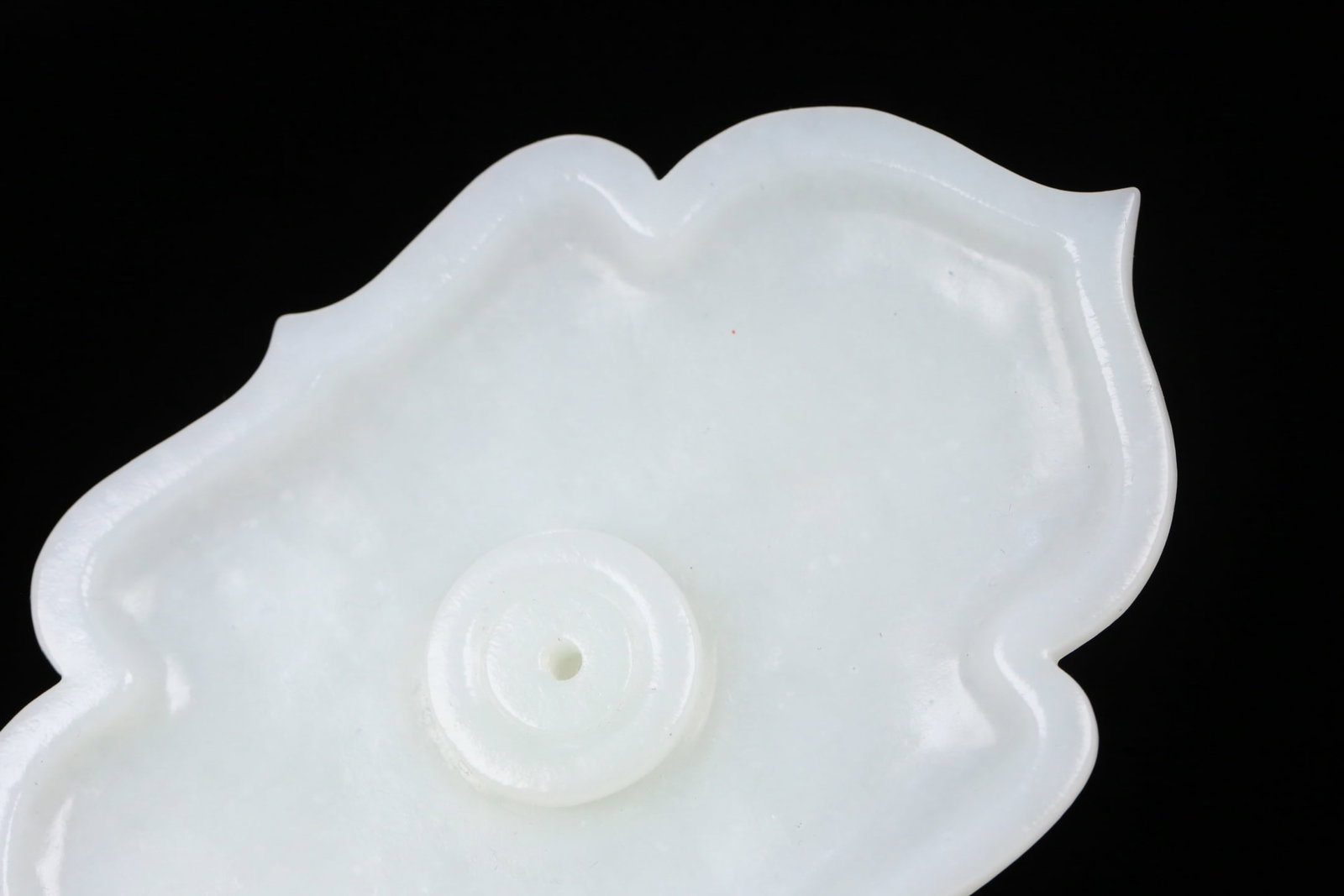 An Exquisite White Jade Candlestick - 5