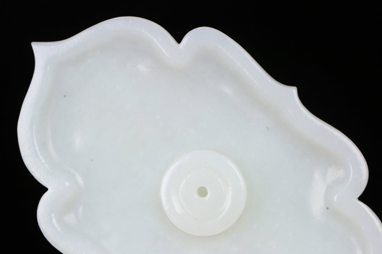 An Exquisite White Jade Candlestick - 6