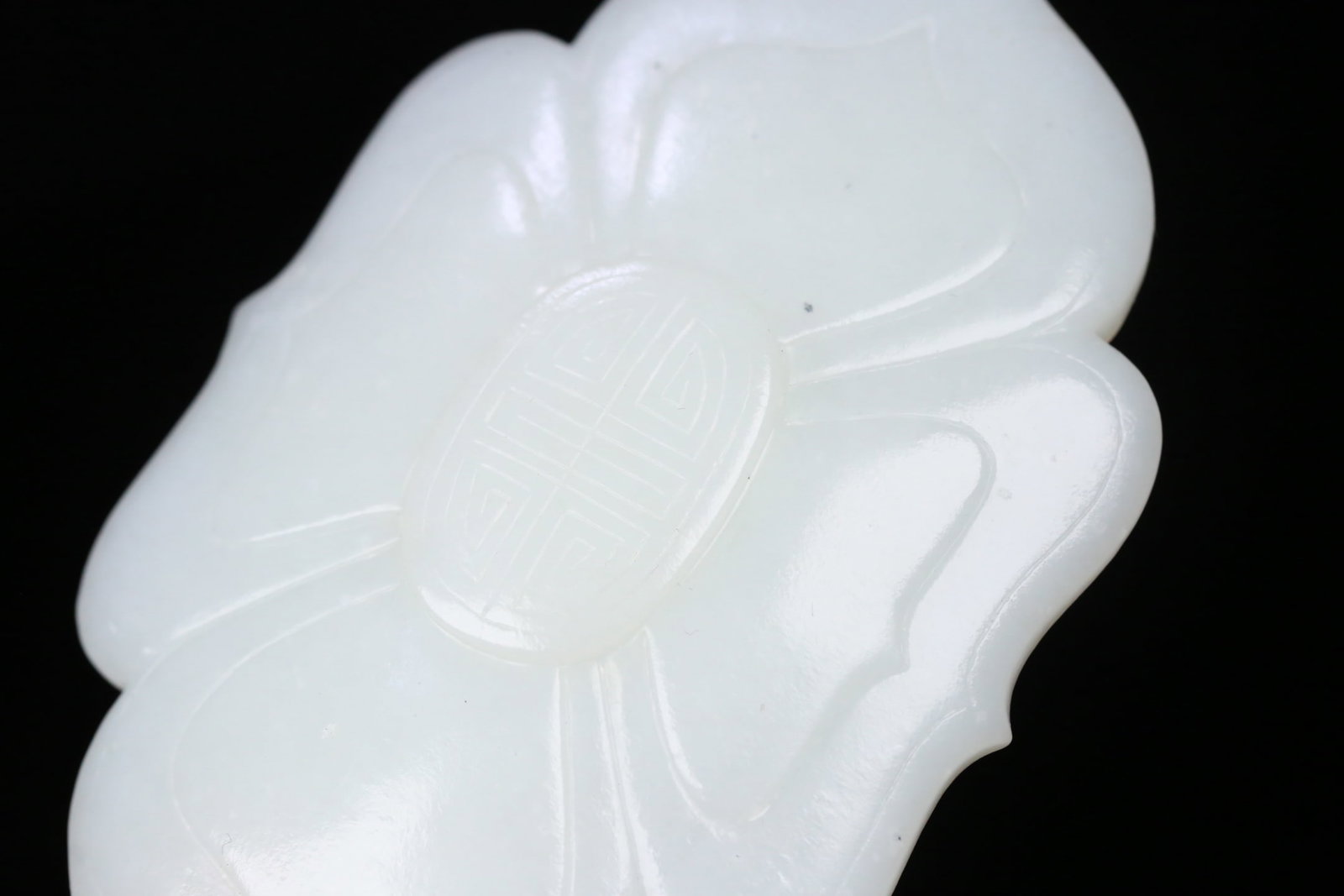 An Exquisite White Jade Candlestick - 9