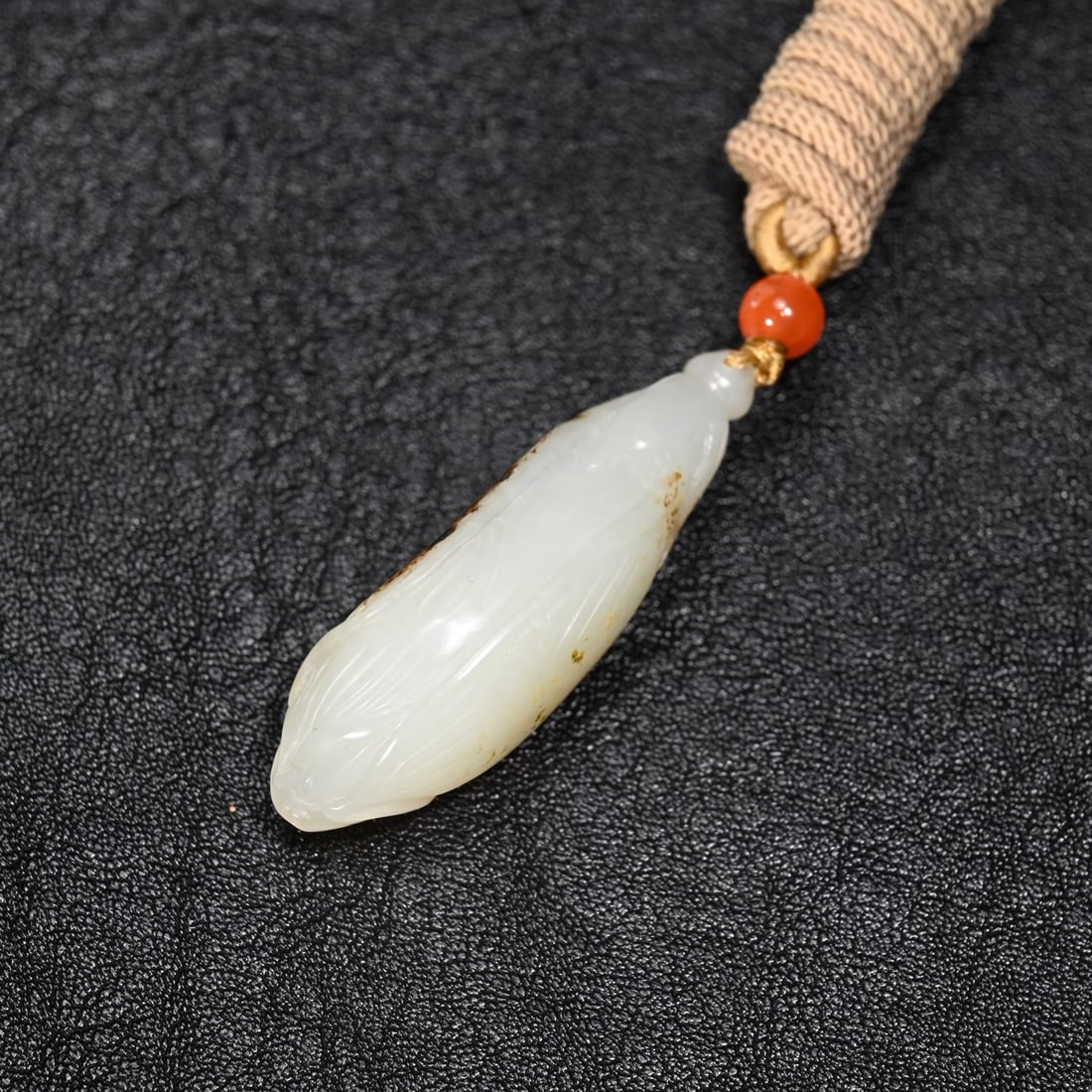 An Exquisite White Jade Pendant - 3