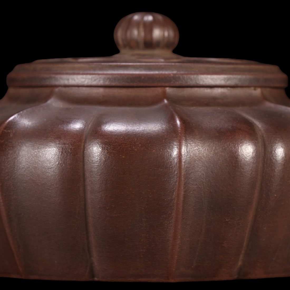 An Exquisite Purple Sands Teapot - 2