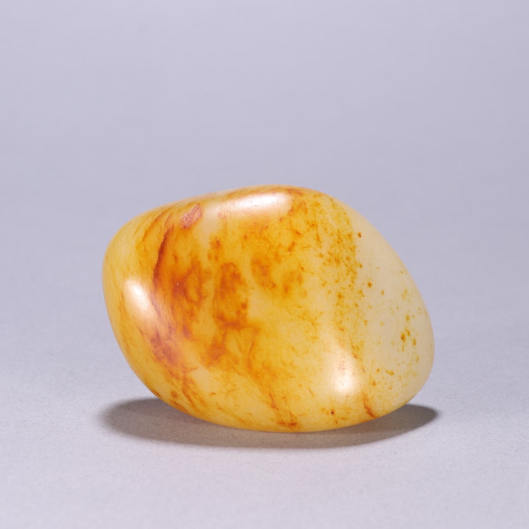 An Exquisite White Jade Ornament: An Exquisite White Jade Ornament Qing Dynasty, China Size:7.4cmx5.4cm Weight:192.9g (The Dimensions Of All Batches Are Manually Measured.If You Need More Detailed Information, Please Contact Our