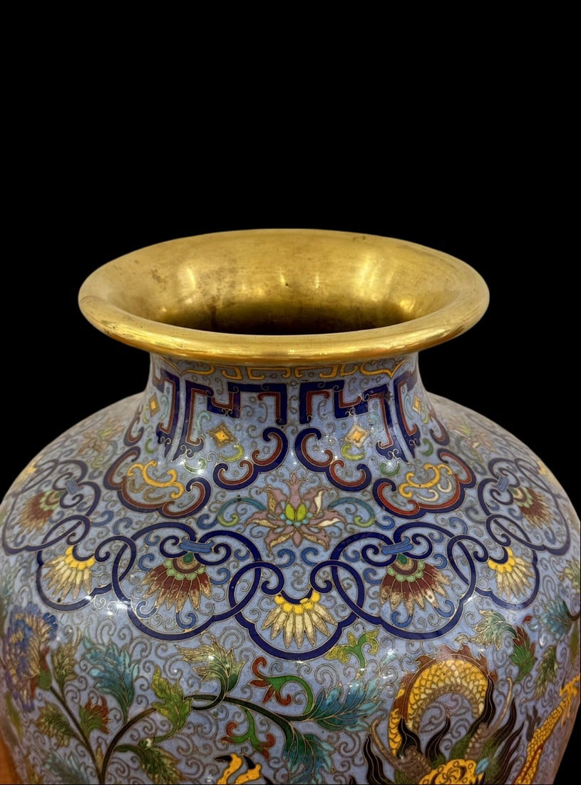 An Exquisite Cloisonne Dragon Phoenix Pattern Lotus Pattern Seawater Pattern Vase - 2