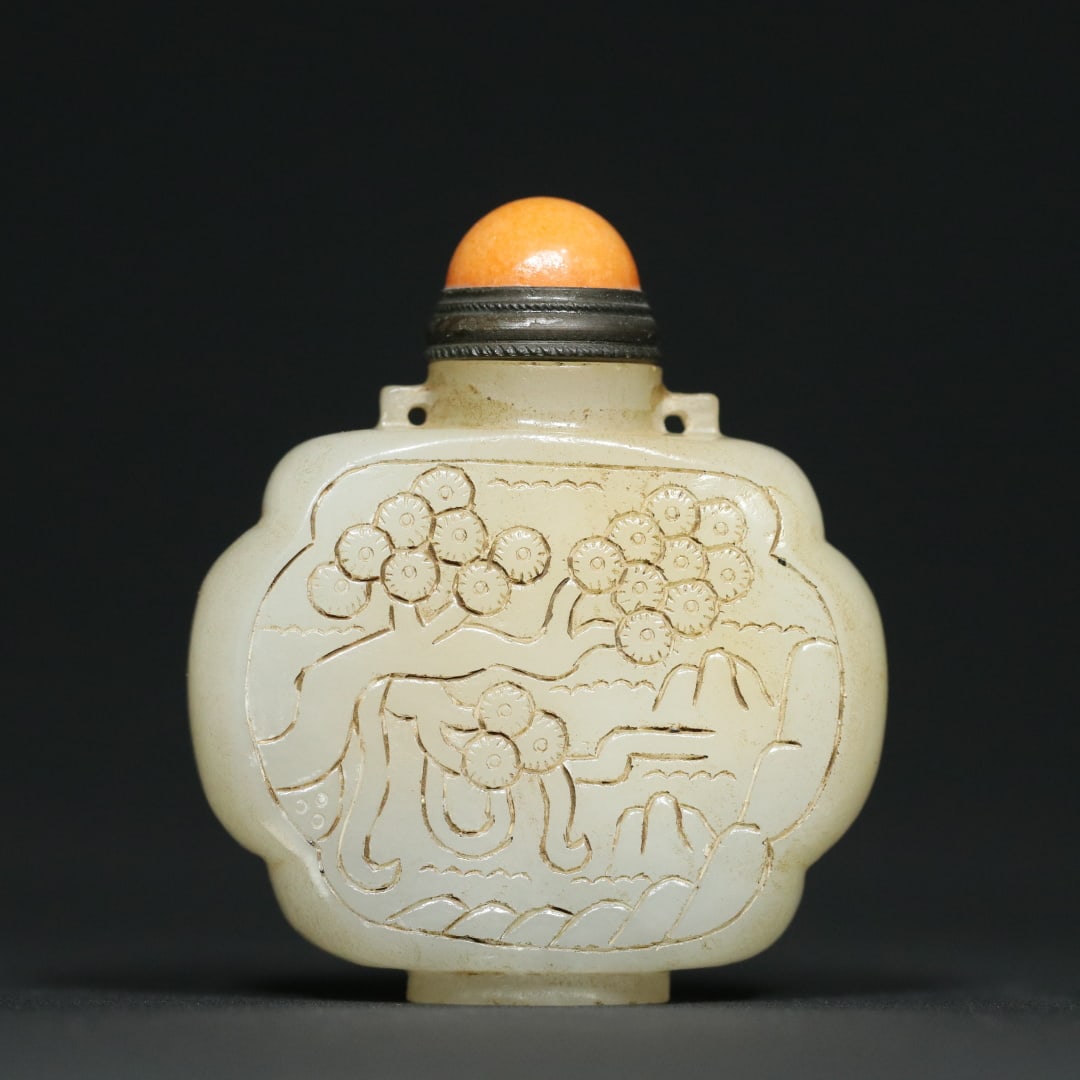 An Exquisite White Jade Pine Pattern Snuff Bottle - 2