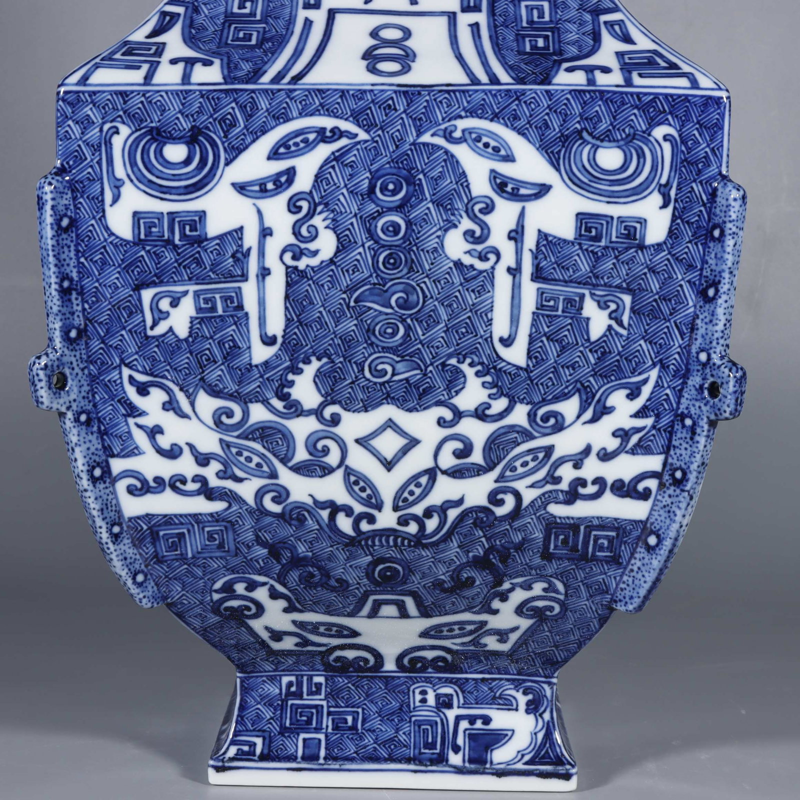 An Exquisite Blue and White Beast-Face Pattern Vase - 5