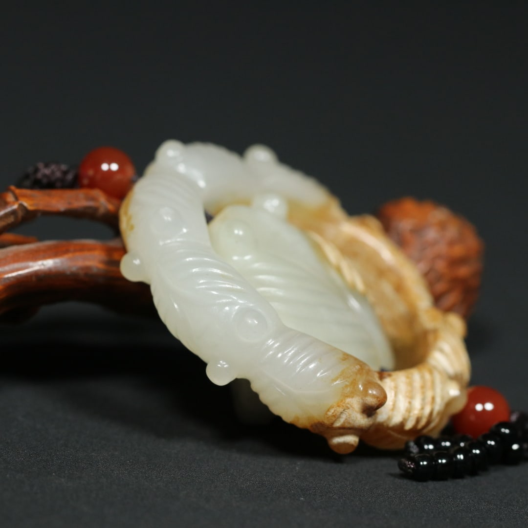 An Exquisite White Jade Cicada Pattern Pendant - 3