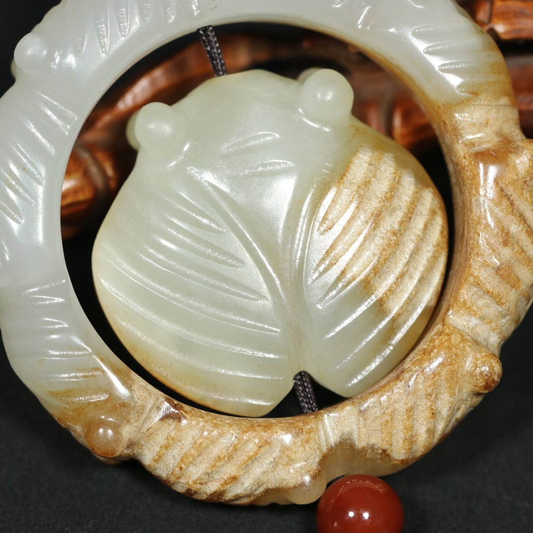 An Exquisite White Jade Cicada Pattern Pendant - 5