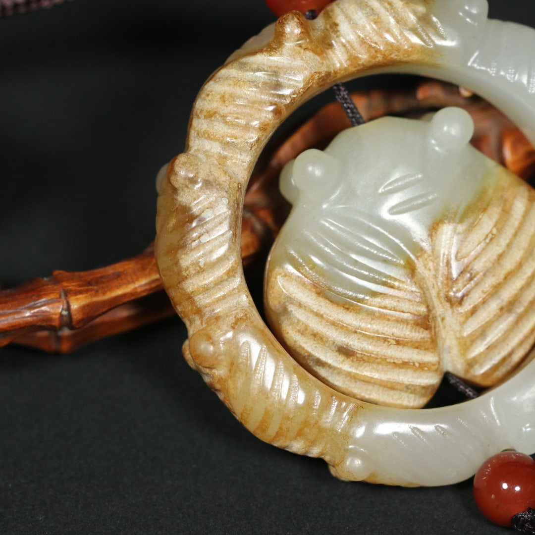 An Exquisite White Jade Cicada Pattern Pendant - 8