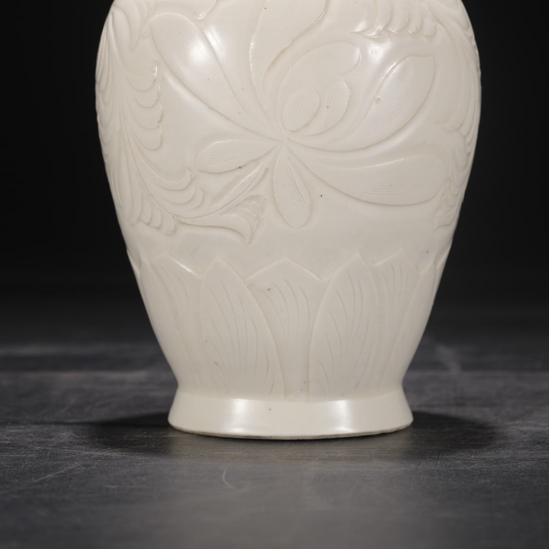 An Exquisite Ding yao Flower Pattern Vase - 4