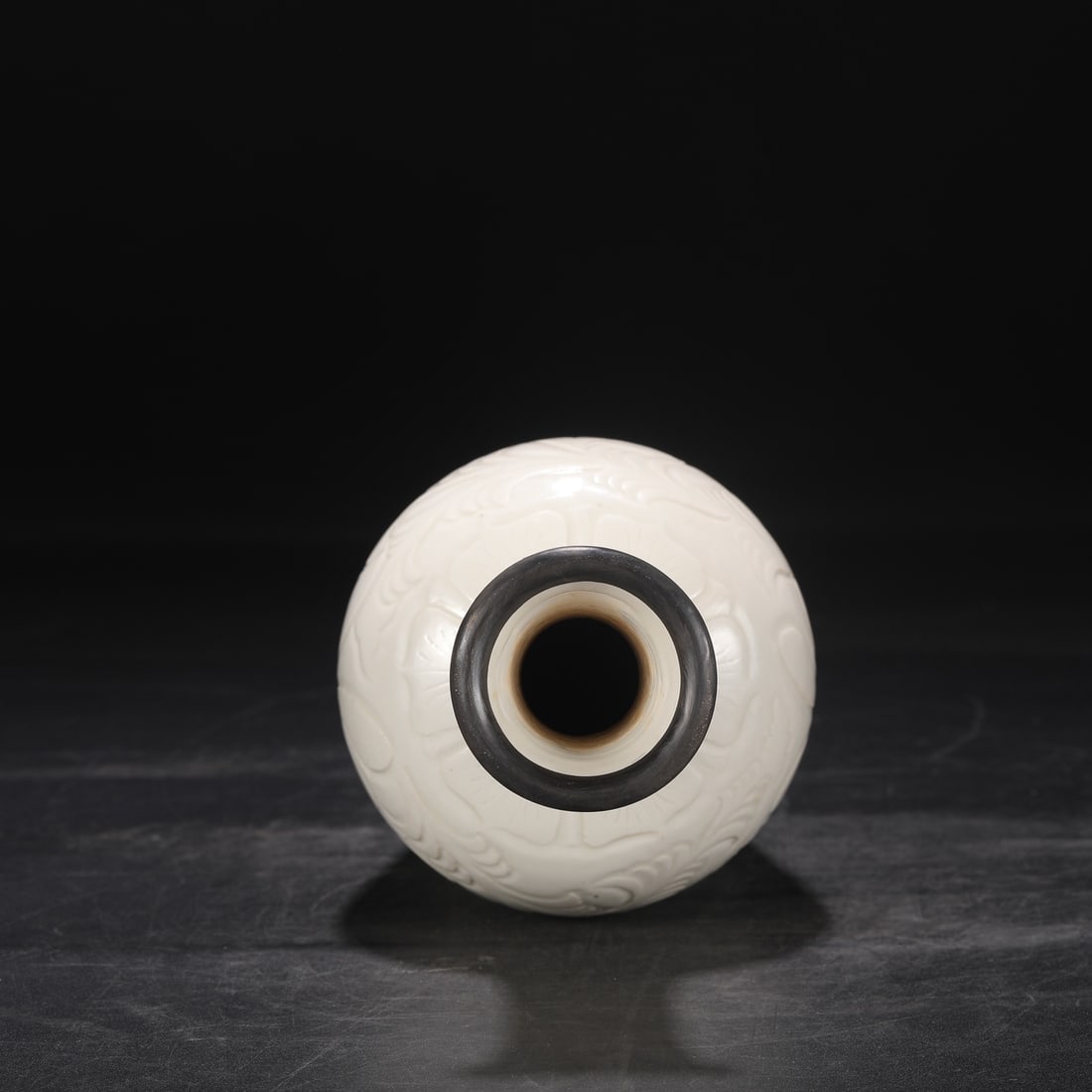 An Exquisite Ding yao Flower Pattern Vase - 5
