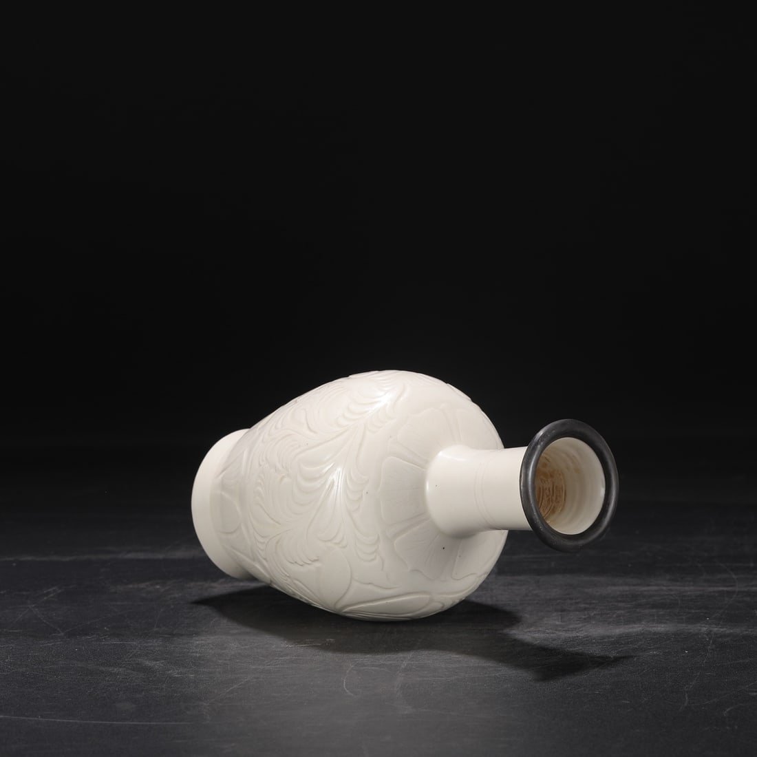 An Exquisite Ding yao Flower Pattern Vase - 6