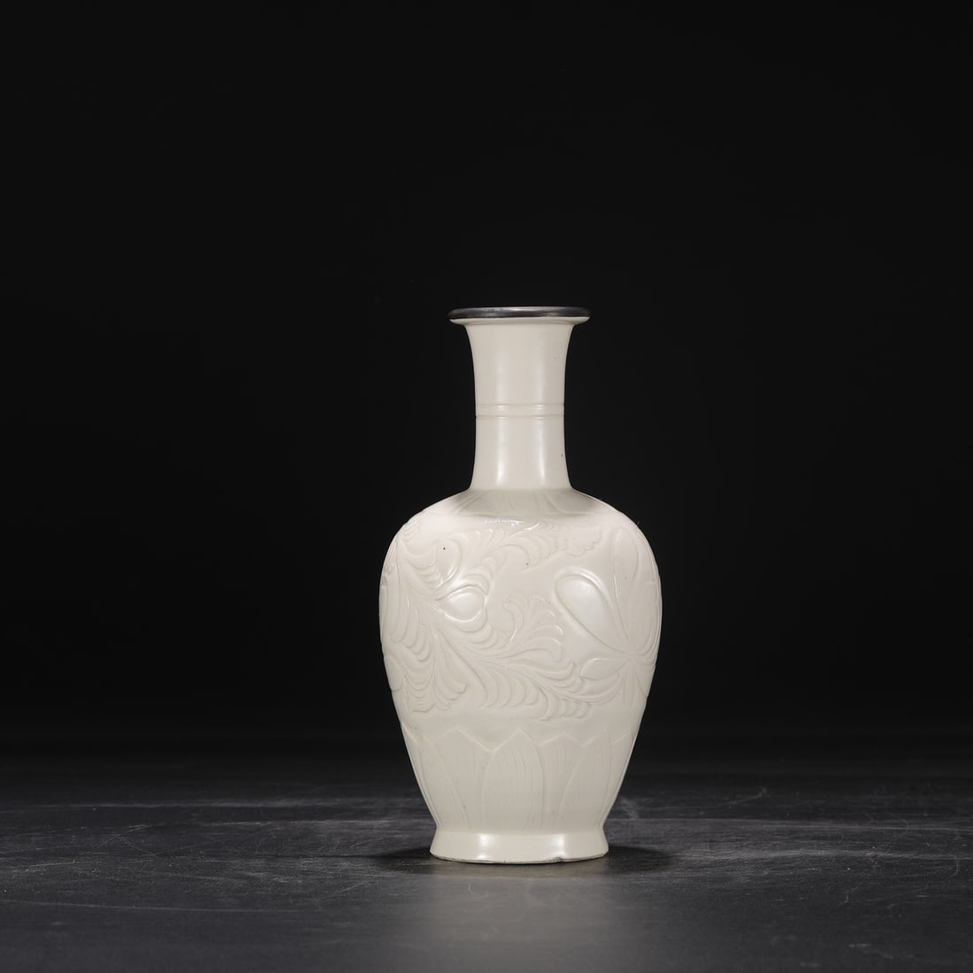 An Exquisite Ding yao Flower Pattern Vase - 7
