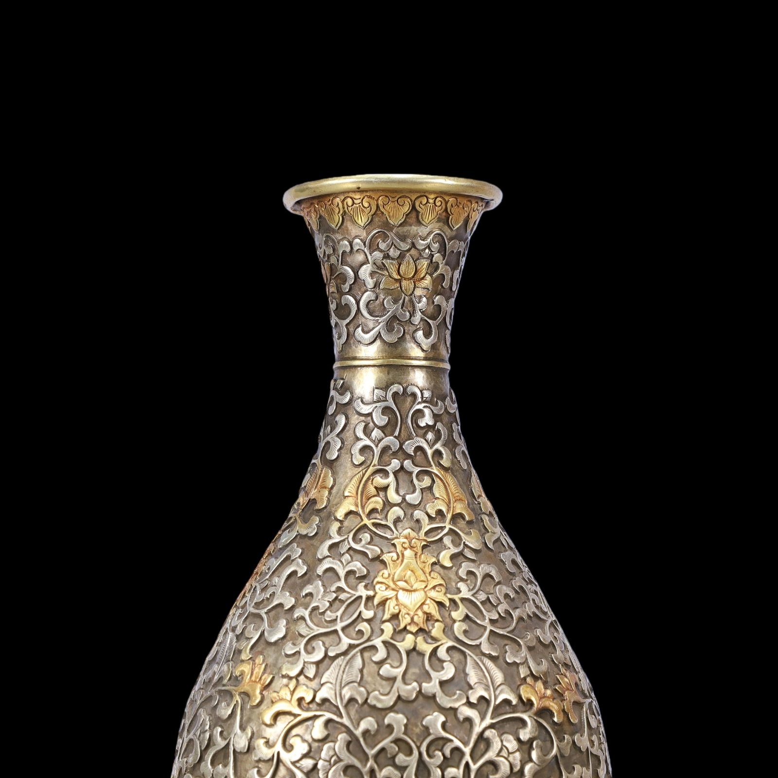 A Exquisite Gilt Silver Lotus Pattern Vase - 2
