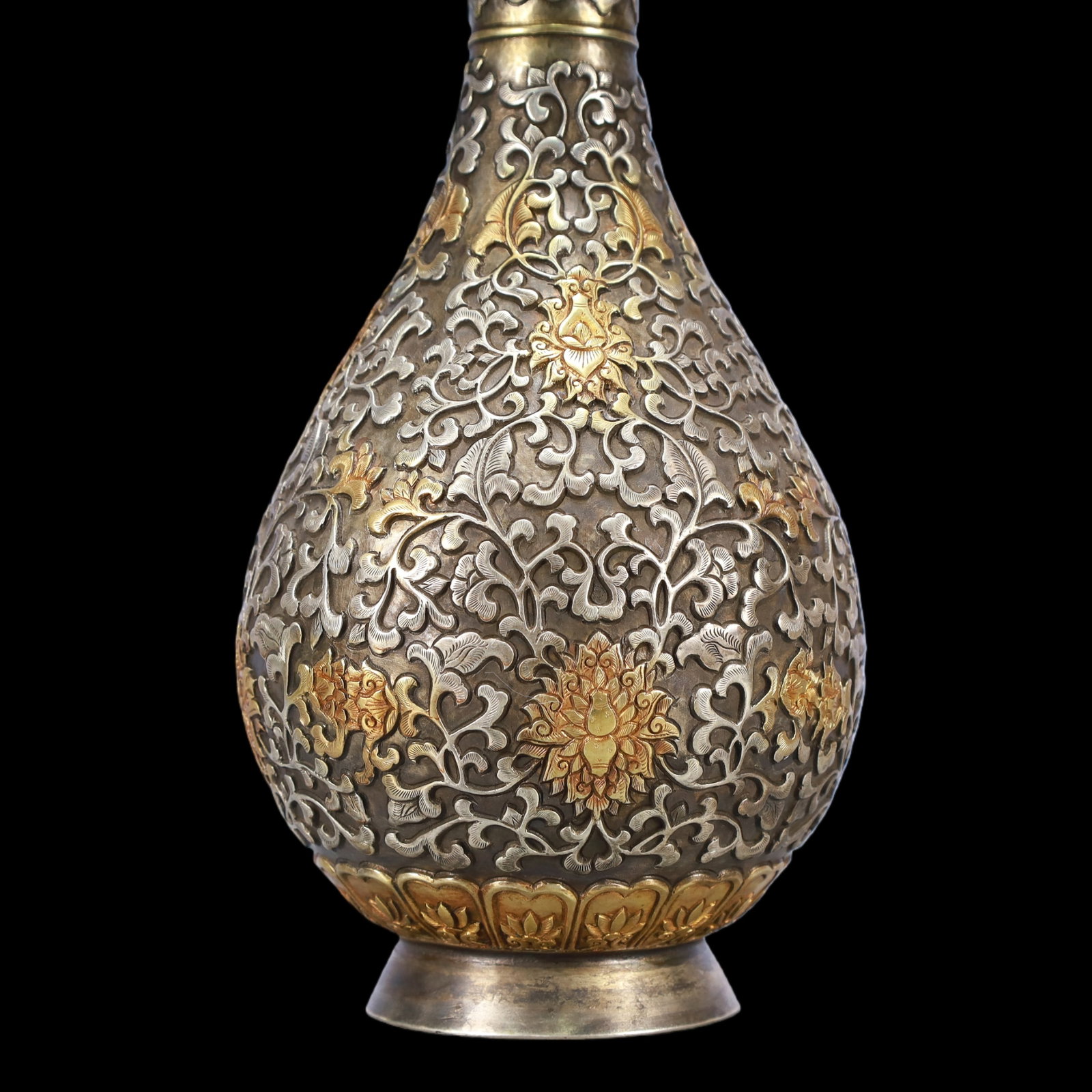 A Exquisite Gilt Silver Lotus Pattern Vase - 3