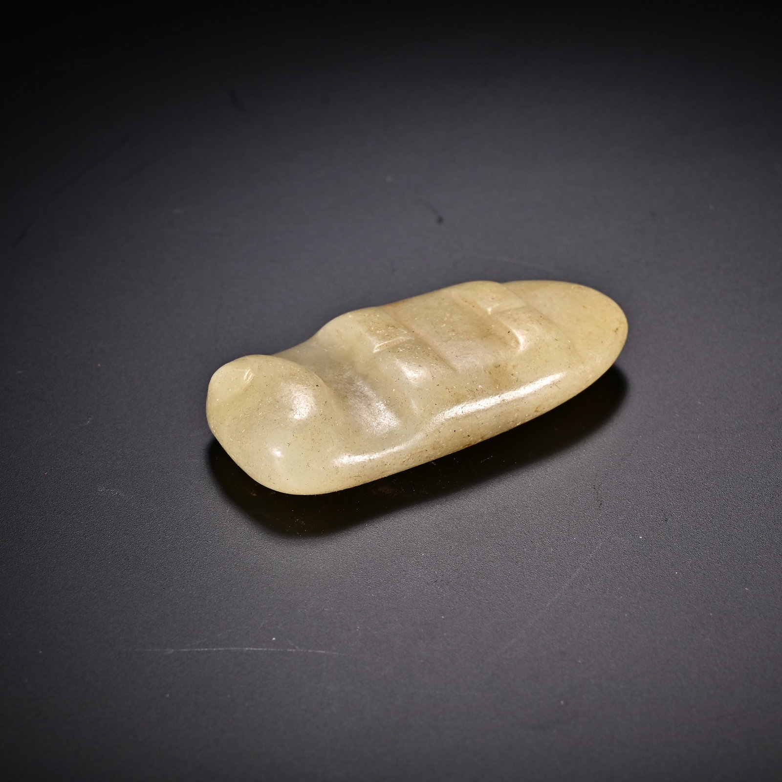 An Exquisite White Jade Ornament - 4