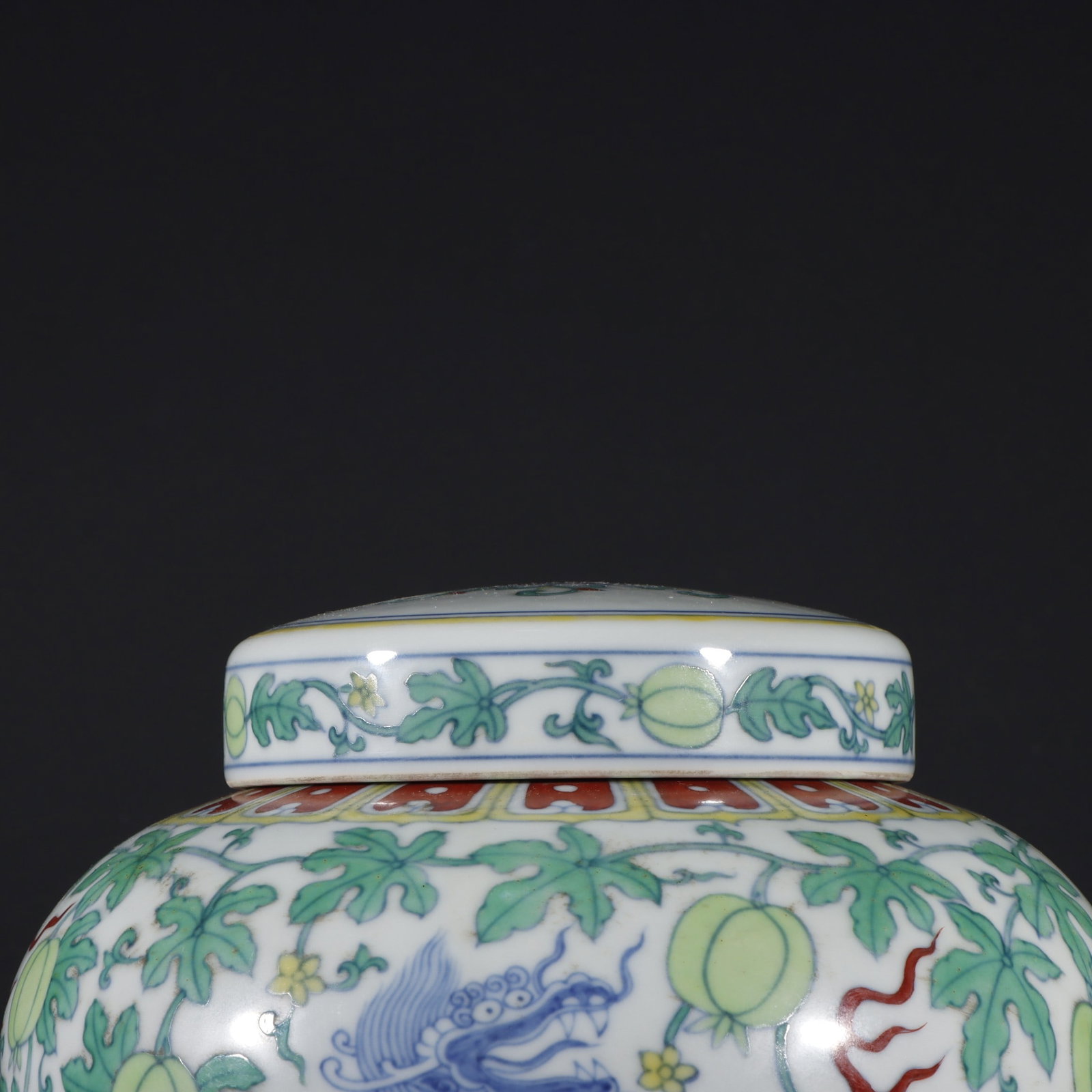 An Exquisite Doucai Kylin Pattern Melon and Fruit Pattern Jar - 3