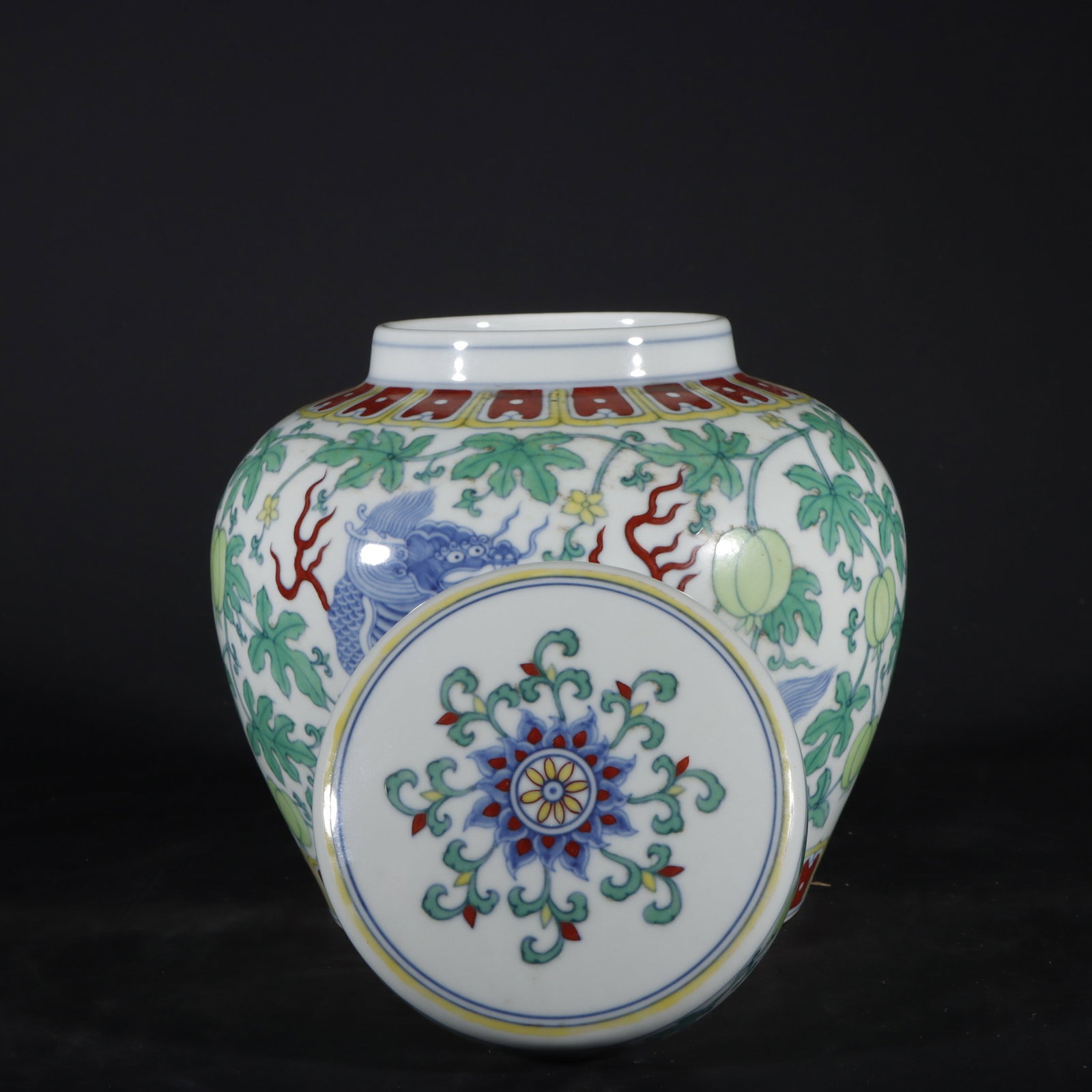An Exquisite Doucai Kylin Pattern Melon and Fruit Pattern Jar - 7