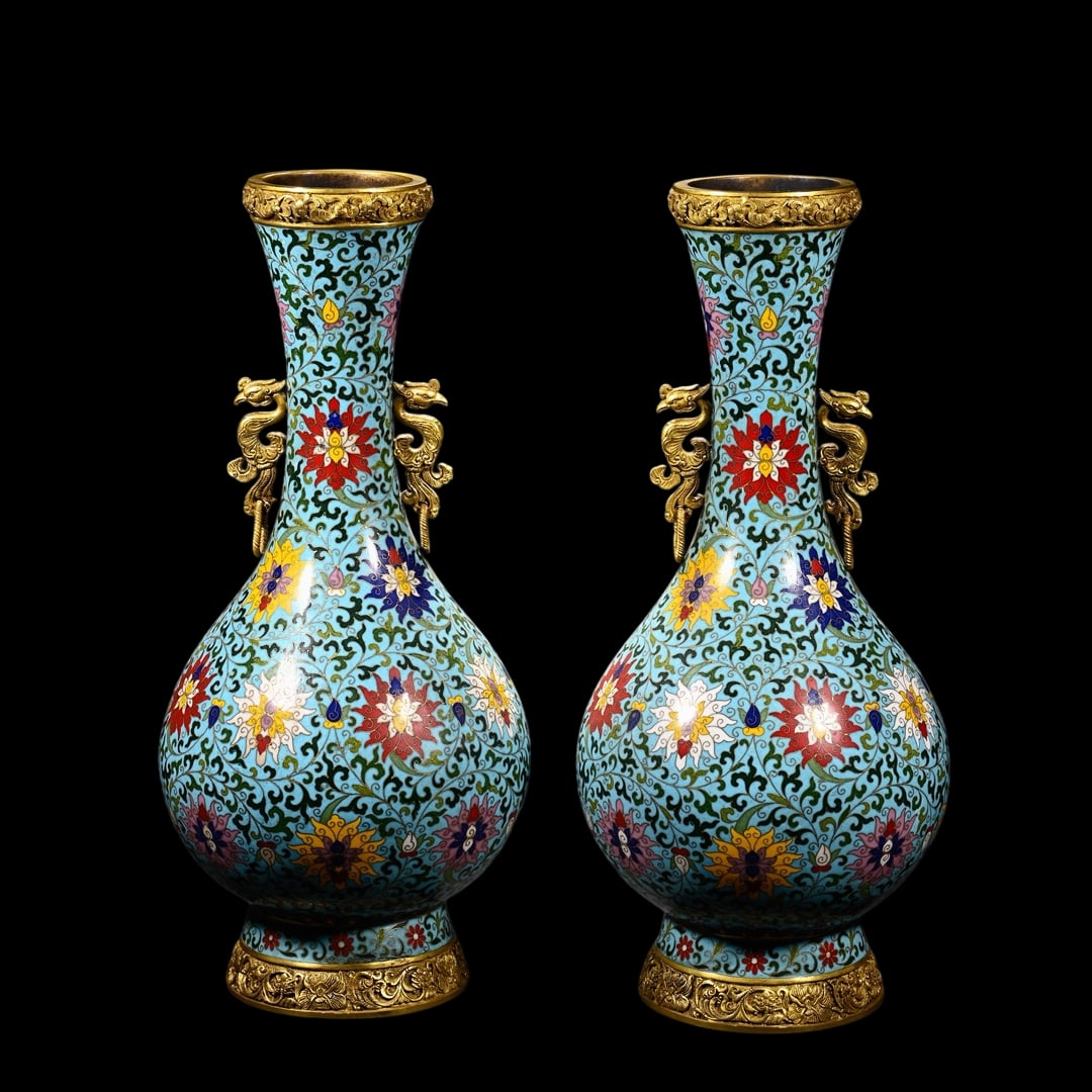 An Exquisite Cloisonne Lotus Pattern Double-Ears Vase: An Exquisite Cloisonne Lotus Pattern Double-Ears Vase Qing Dynasty, China Qianlong Four-character Mark Size:40cmx19cm Weight:8kg (The Dimensions Of All Batches Are Manually Measured.If You Need More D