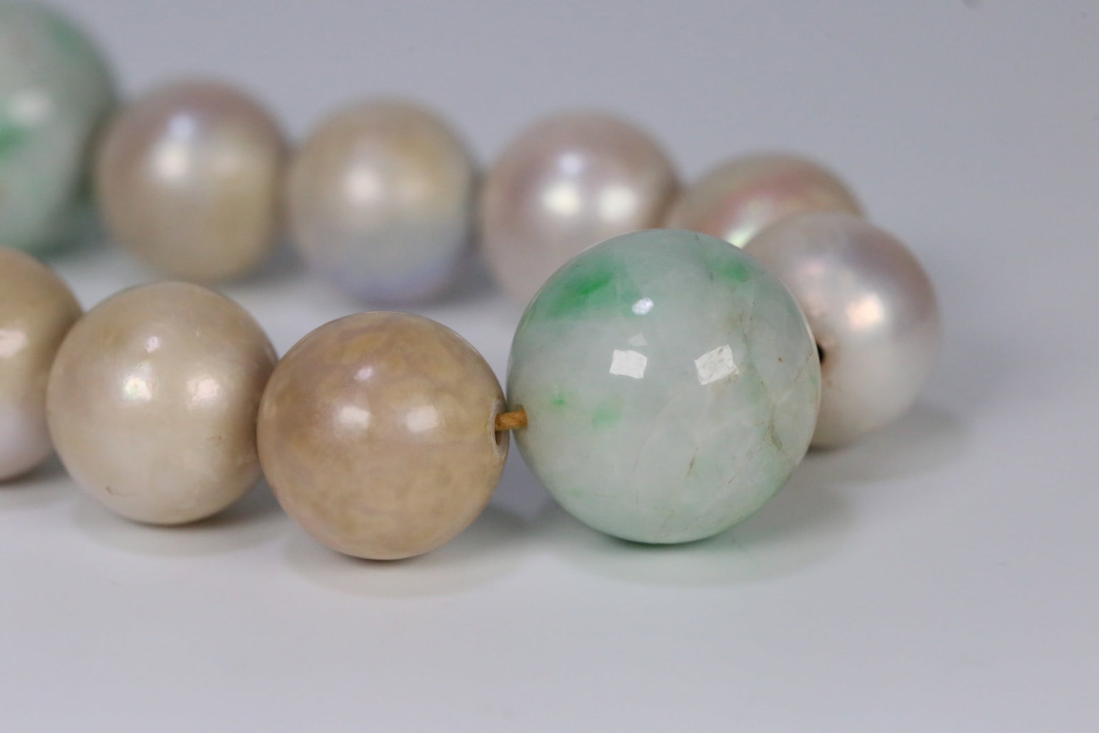 An Exquisite Jadeite Bracelets - 4