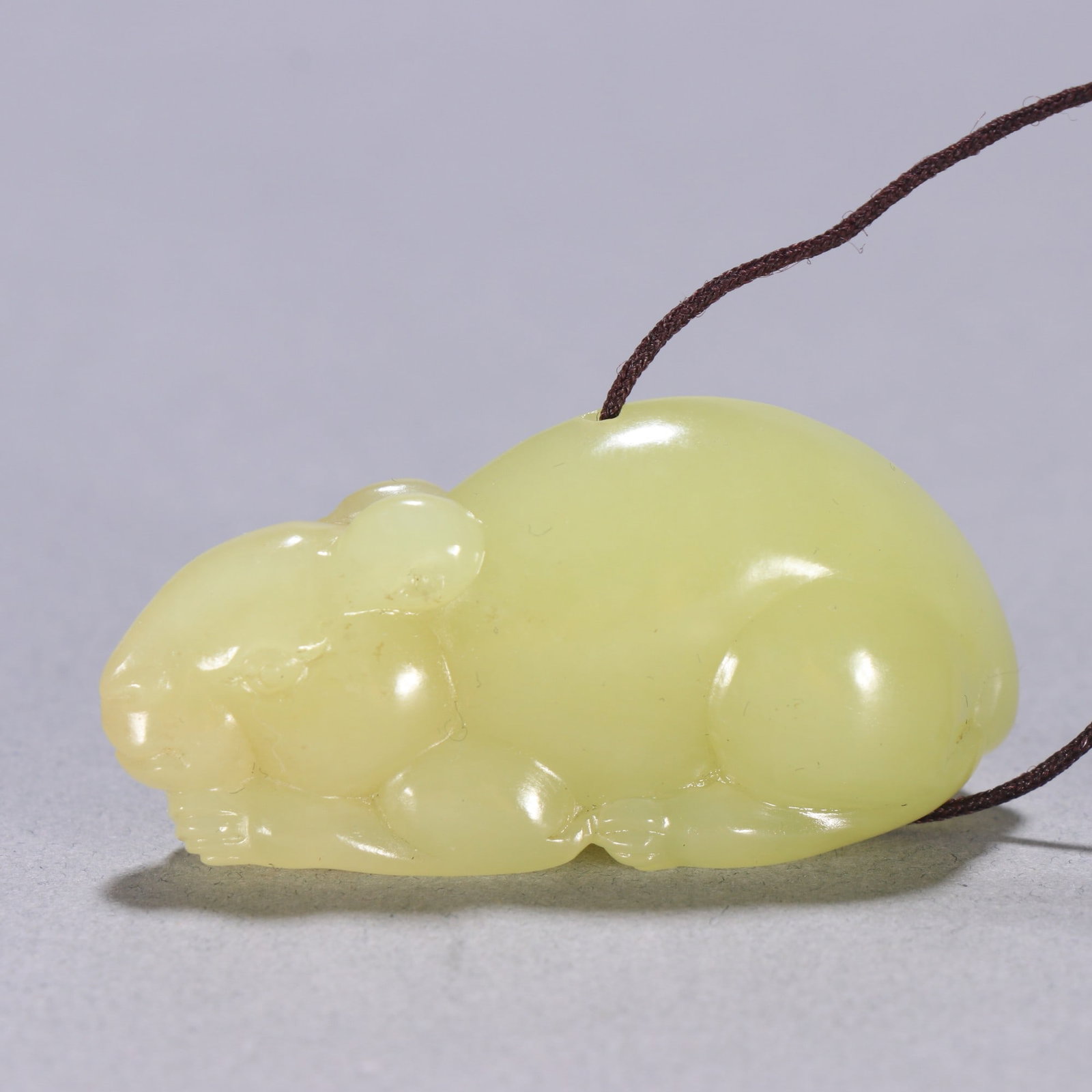 An Exquisite Yellow Jade Rabbit Pendant - 2