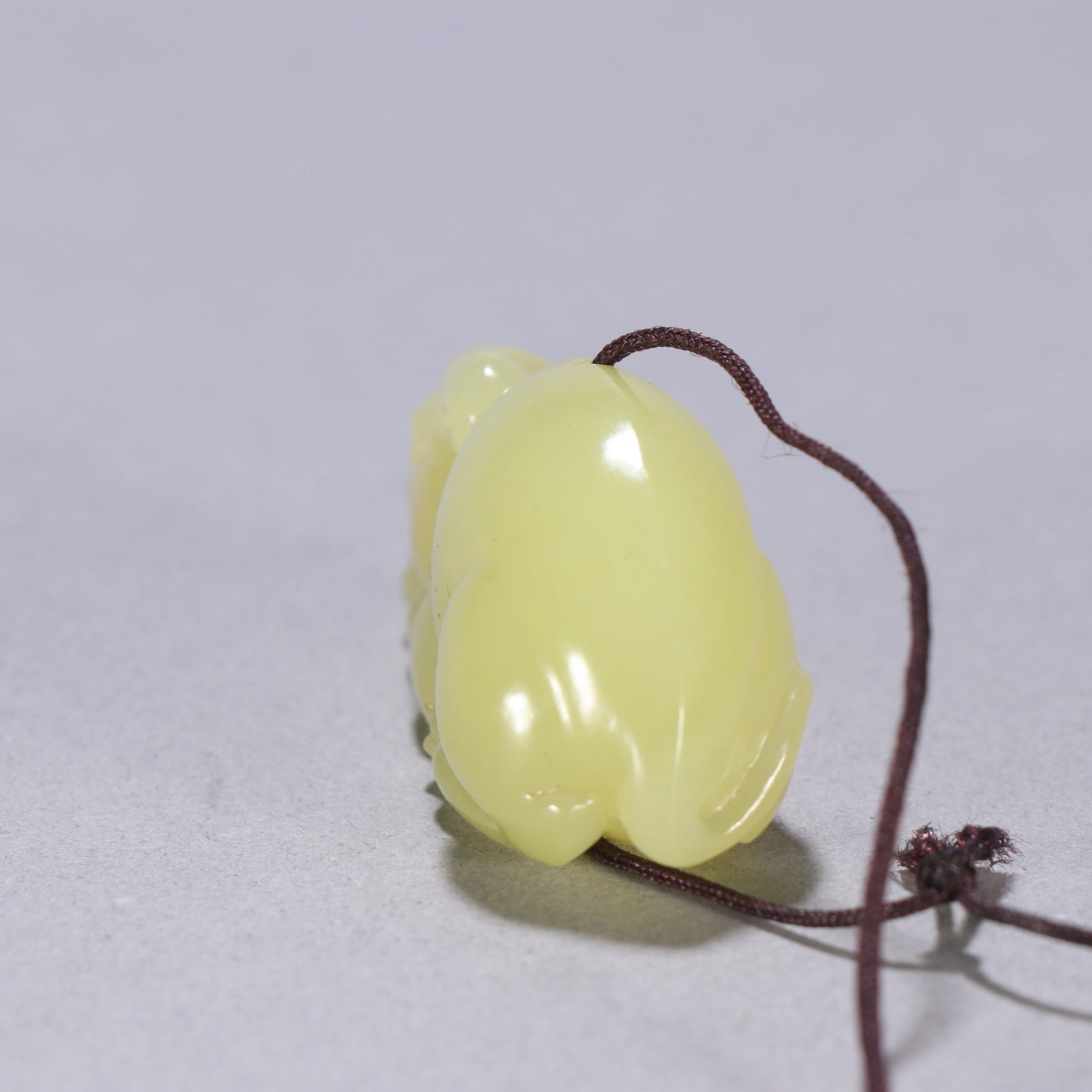 An Exquisite Yellow Jade Rabbit Pendant - 4